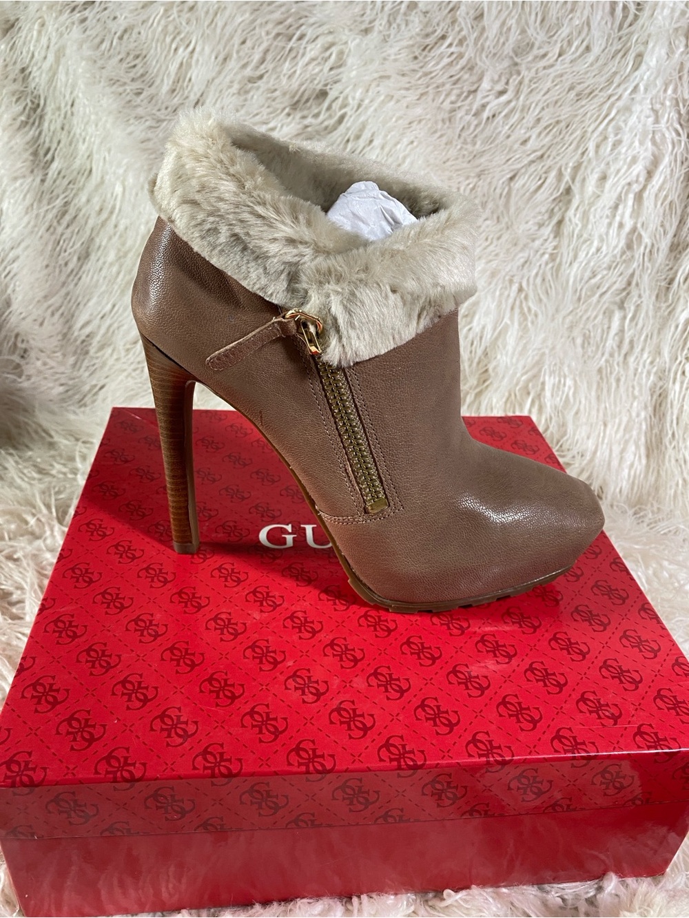 NWT Guess Ivorie Faux Fur-Trim Booties, Size 9